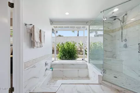 Bath - 585 Otero Ct, Camarillo, CA 93010 photo 4 of 8