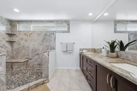 Bath - 585 Otero Ct, Camarillo, CA 93010 photo 5 of 8