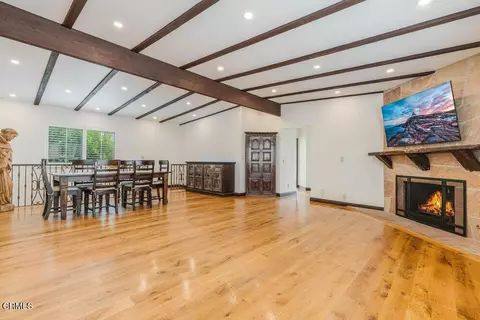 Living - 5344 Seabreeze Way, Oxnard, CA 93035 photo 2 of 2