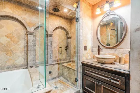 Bath - 5344 Seabreeze Way, Oxnard, CA 93035 photo 3 of 6