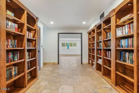 Entry Way - 5344 Seabreeze Way, Oxnard, CA 93035 photo 2 of 4