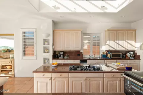 Kitchen - 1571 Mandalay Beach Rd, Oxnard, CA 93035 photo 2 of 3
