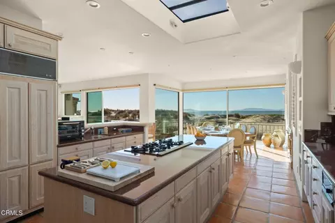 Kitchen - 1571 Mandalay Beach Rd, Oxnard, CA 93035 photo 3 of 3