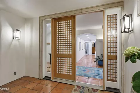 Entry Way - 1571 Mandalay Beach Rd, Oxnard, CA 93035 photo 2 of 3