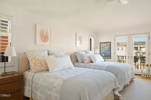 Bedroom - 1571 Mandalay Beach Rd, Oxnard, CA 93035 photo 5 of 7