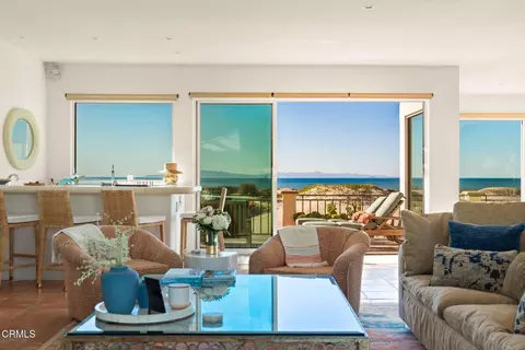 Living - 1571 Mandalay Beach Rd, Oxnard, CA 93035 photo 2 of 3