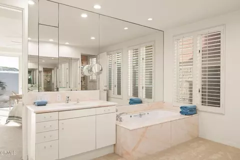 Bath - 1571 Mandalay Beach Rd, Oxnard, CA 93035 photo 3 of 8