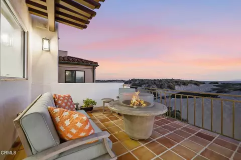 Exterior - 1571 Mandalay Beach Rd, Oxnard, CA 93035 photo 3 of 3