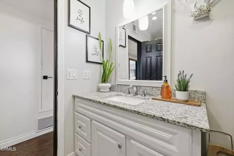 Bath - 2876 Dumetz St, Camarillo, CA 93010 photo 2 of 3