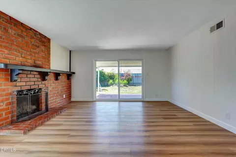 Living - 3342 Ridden St, Camarillo, CA 93010 photo 6 of 7