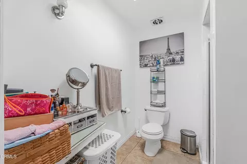 Bath - 1331 Edgewood Way, Oxnard, CA 93030 photo 2 of 4