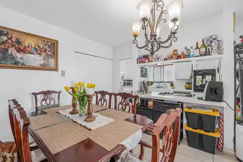 Dining - 1331 Edgewood Way, Oxnard, CA 93030 photo 1 of 3