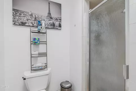 Bath - 1331 Edgewood Way, Oxnard, CA 93030 photo 3 of 4