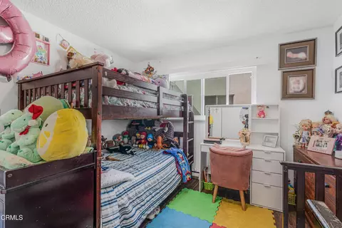 Bedroom - 1331 Edgewood Way, Oxnard, CA 93030 photo 3 of 6