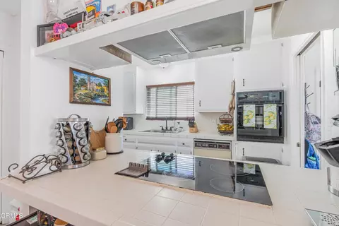 Kitchen - 1331 Edgewood Way, Oxnard, CA 93030 photo 1 of 4