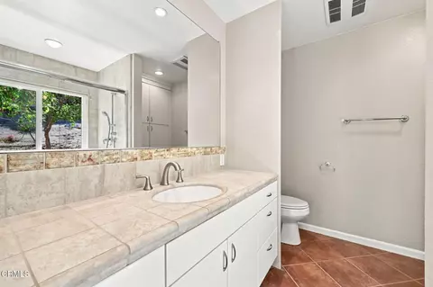 Bath - 1184 Itamo St, Camarillo, CA 93012 photo 1 of 4