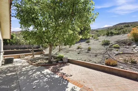 Exterior - 1184 Itamo St, Camarillo, CA 93012 photo 3 of 8