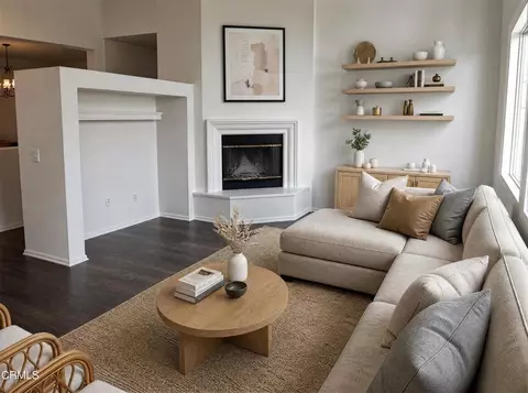 Living - 3404 Dunkirk Dr, Oxnard, CA 93035 photo 1 of 5
