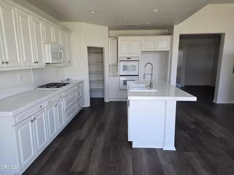 3404 Dunkirk Dr, Oxnard, CA 93035 photo 5