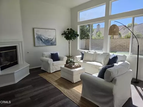 Living - 3404 Dunkirk Dr, Oxnard, CA 93035 photo 1 of 1