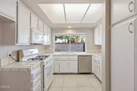 Kitchen - 1793 Onda Dr, Camarillo, CA 93010 photo 2 of 4