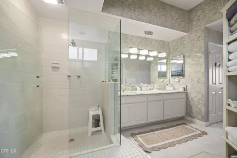 Bath - 1808 Emerald Isle Way, Oxnard, CA 93035 photo 4 of 5