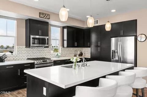 Kitchen - 2810 Wagon Wheel Rd #402, Oxnard, CA 93036 photo 4 of 7