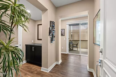 Entry Way - 2810 Wagon Wheel Rd #402, Oxnard, CA 93036 photo 2 of 6