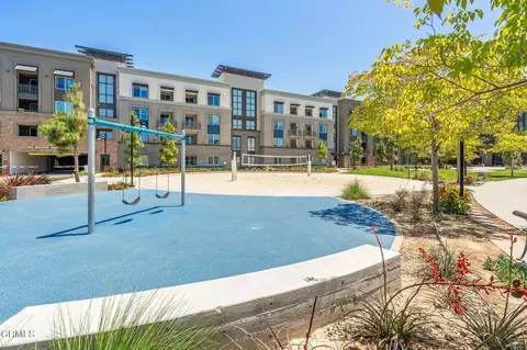 Exterior - 2810 Wagon Wheel Rd #402, Oxnard, CA 93036 photo 10 of 17