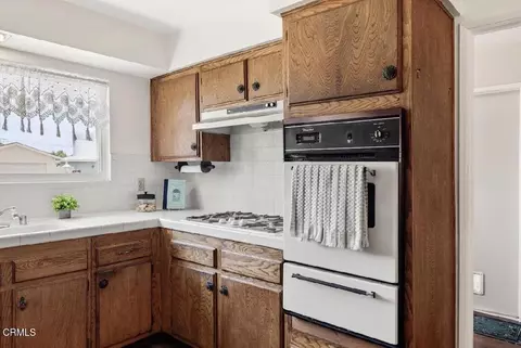 Kitchen - 2219 Rocklyn St, Camarillo, CA 93010 photo 3 of 3