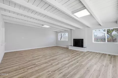 Living - 3450 Frankfort Ct, Oxnard, CA 93033 photo 2 of 5