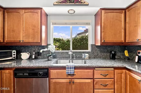 610 Fernwood Dr, Oxnard, CA 93030 photo 4