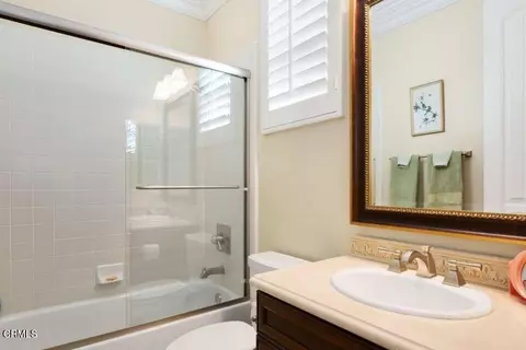 Bath - 1734 Aleutian Way, Oxnard, CA 93035 photo 2 of 4