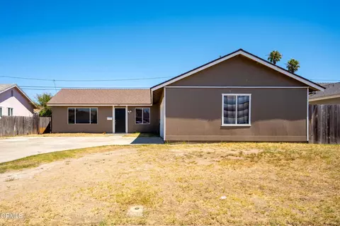 Exterior - 555 Del Sur Way, Oxnard, CA 93033 photo 3 of 7