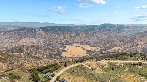 View/Area - 25620 High Rock Ct, Tehachapi, CA 93561 photo 7 of 10