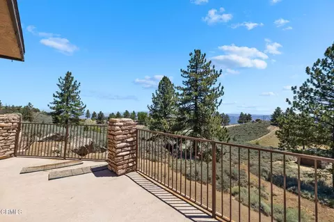 Exterior - 25620 High Rock Ct, Tehachapi, CA 93561 photo 5 of 7