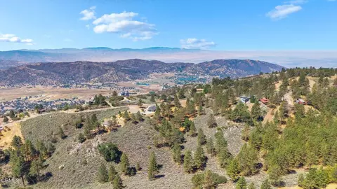 View/Area - 25620 High Rock Ct, Tehachapi, CA 93561 photo 9 of 10