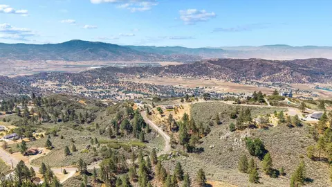 View/Area - 25620 High Rock Ct, Tehachapi, CA 93561 photo 6 of 10