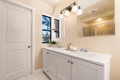 Bath - 25620 High Rock Ct, Tehachapi, CA 93561 photo 4 of 4
