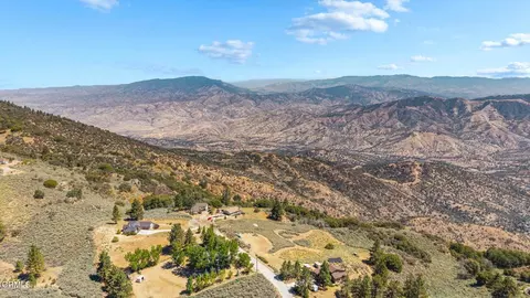 View/Area - 25620 High Rock Ct, Tehachapi, CA 93561 photo 8 of 10