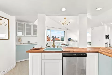 Kitchen - 2301 Chico Ct, Oxnard, CA 93035 photo 3 of 5
