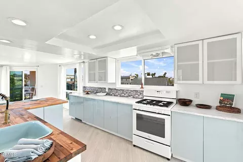 Kitchen - 2301 Chico Ct, Oxnard, CA 93035 photo 4 of 5