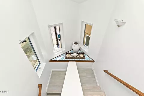 Entry Way - 2301 Chico Ct, Oxnard, CA 93035 photo 4 of 7