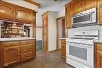 Kitchen - 30435 Horsethief Dr, Tehachapi, CA 93561 photo 4 of 4