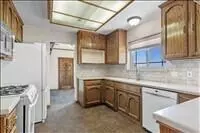 Kitchen - 30435 Horsethief Dr, Tehachapi, CA 93561 photo 2 of 4