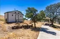 Exterior - 30435 Horsethief Dr, Tehachapi, CA 93561 photo 11 of 12