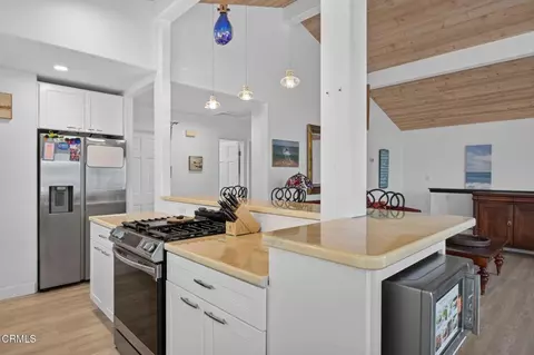 Kitchen - 141 Pasadena Ave, Oxnard, CA 93035 photo 7 of 9