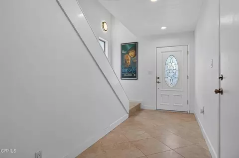 Entry Way - 141 Pasadena Ave, Oxnard, CA 93035 photo 3 of 3