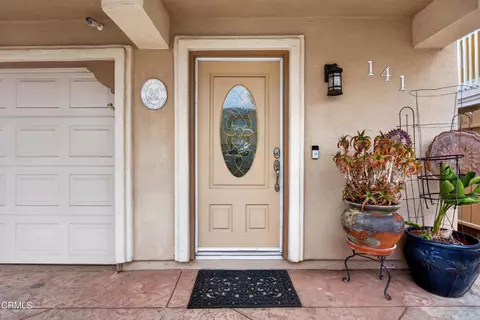 Entry Way - 141 Pasadena Ave, Oxnard, CA 93035 photo 1 of 3