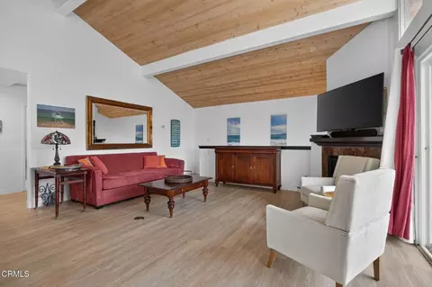 Living - 141 Pasadena Ave, Oxnard, CA 93035 photo 3 of 5
